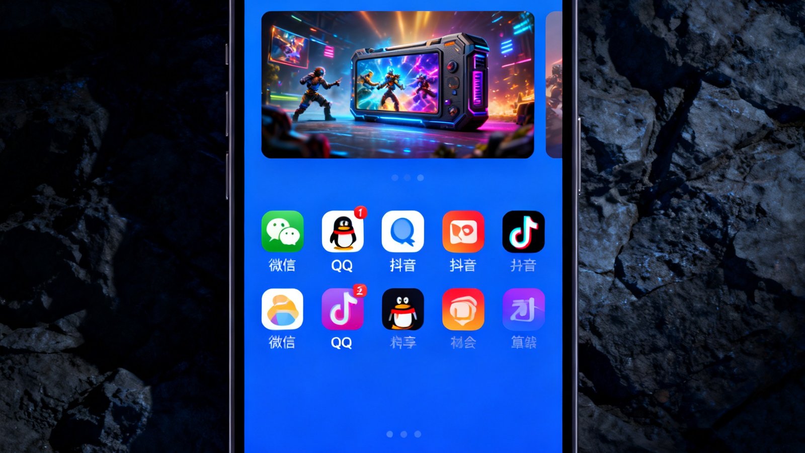 玩加电竞一键分享功能界面展示，手机屏幕显示分享面板包含微信、QQ、抖音等多个平台图标，上方是即将分享的高光视频卡片